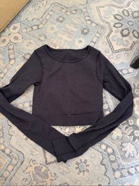 lululemon athletica Black Long Sleeve Cropped Top